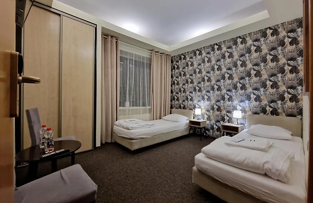 Helvetia Plus B&B - Private Rooms And Apartments-1